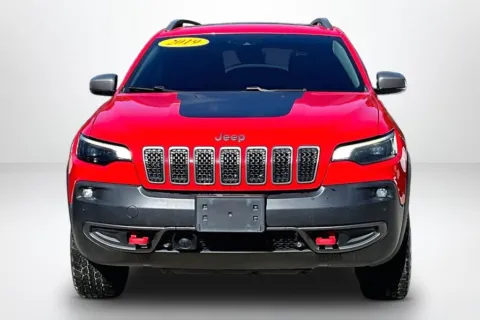 Photos of 2019 Jeep Cherokee Trailhawk for sale in Spring Lake, MI at Lakeside Automotive Group