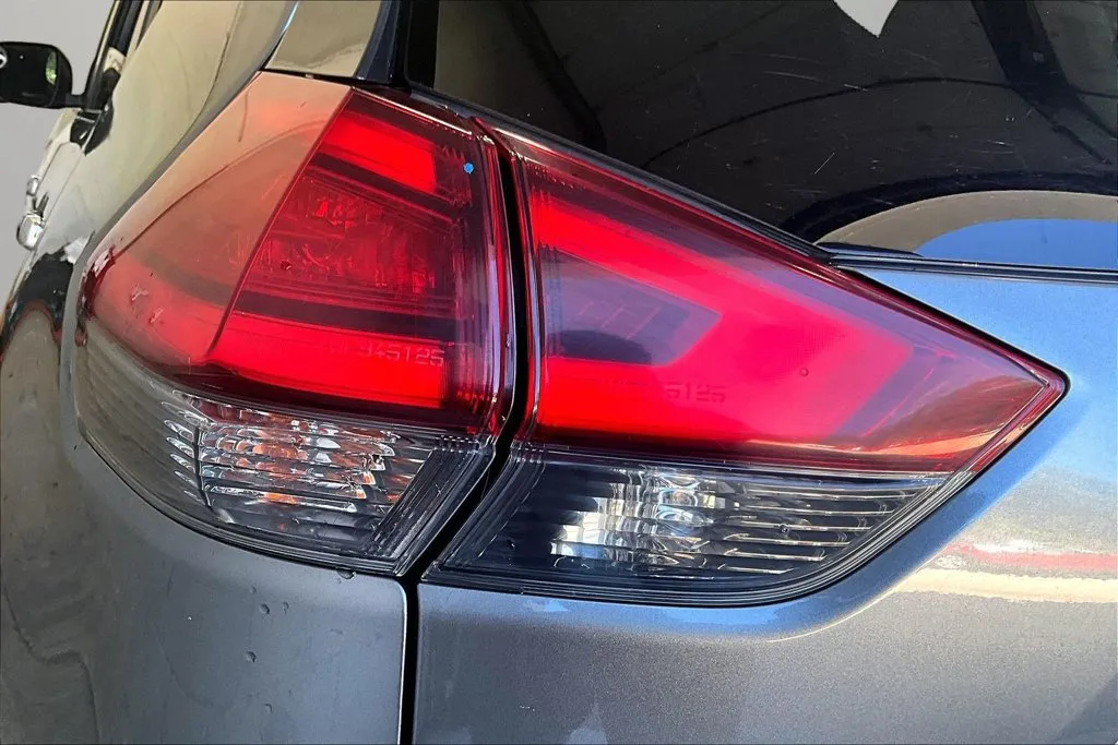 Nissan Rogue photo 23