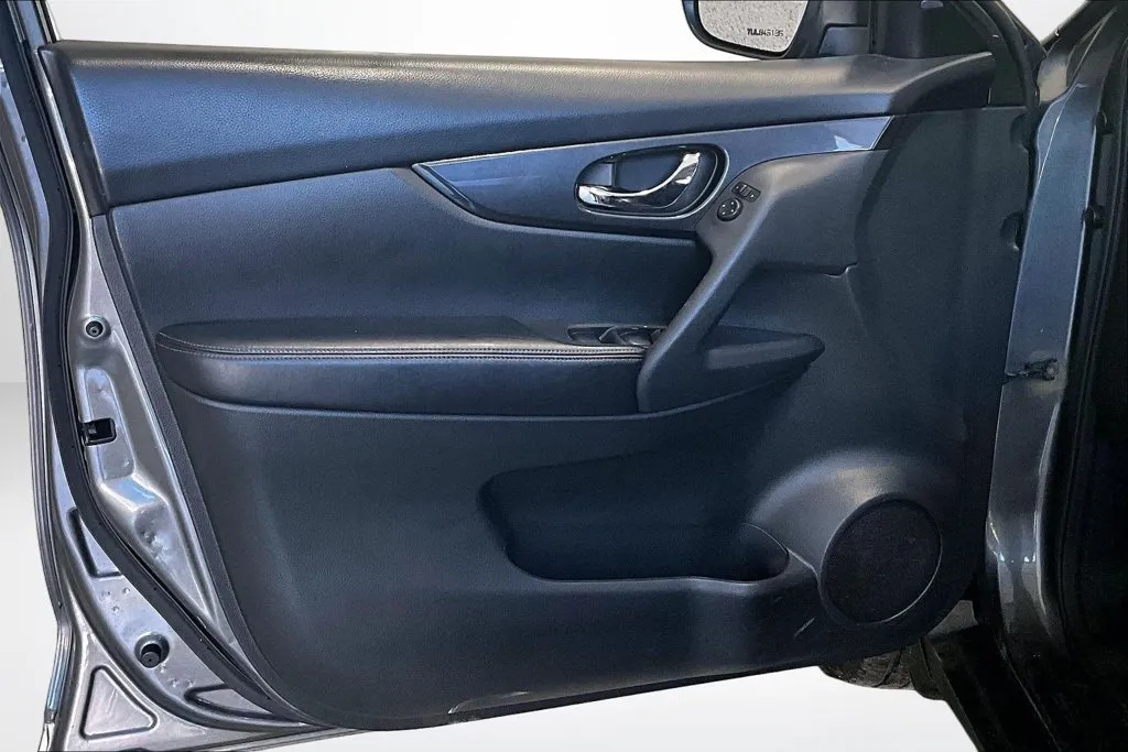 Nissan Rogue photo 20