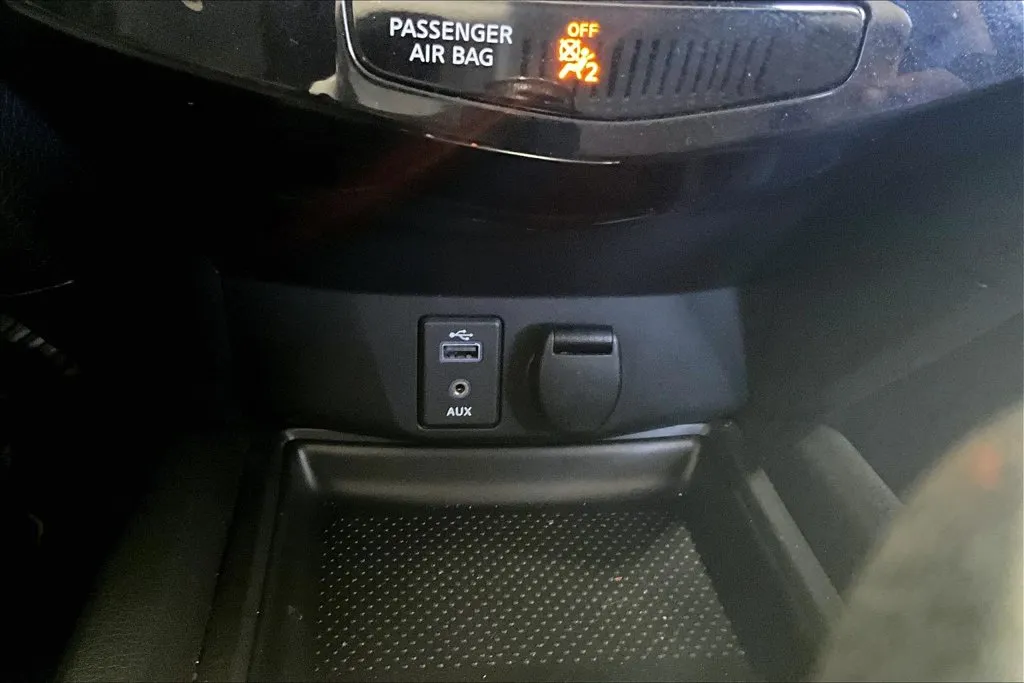 Nissan Rogue photo 16