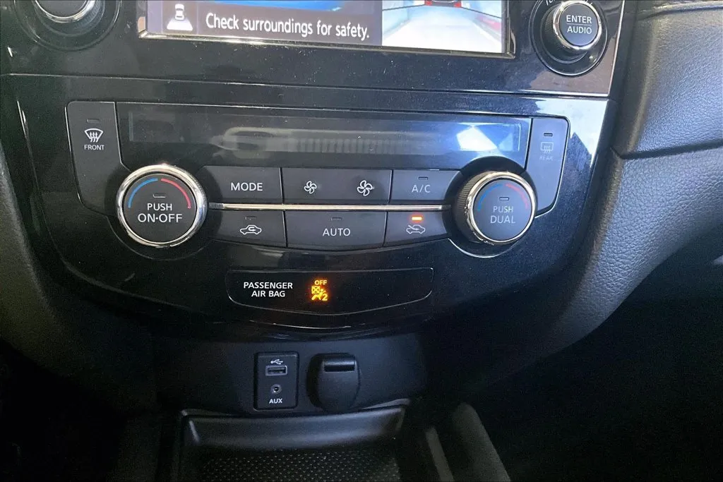 Nissan Rogue photo 15