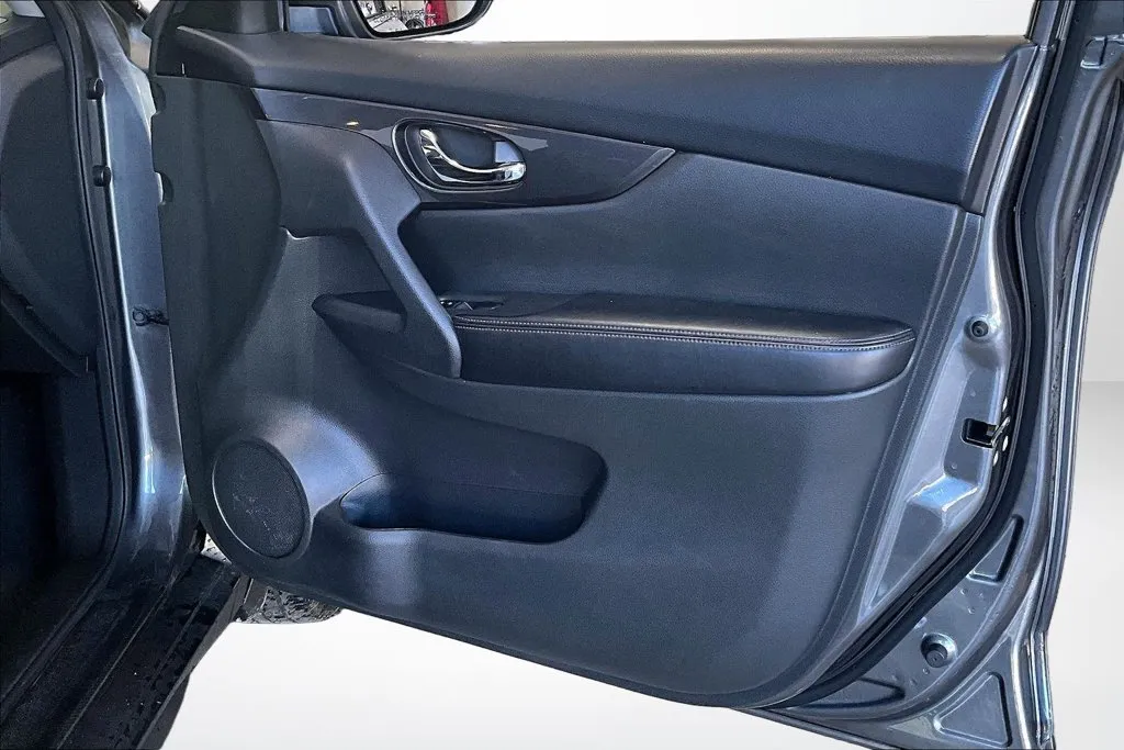 Nissan Rogue photo 28