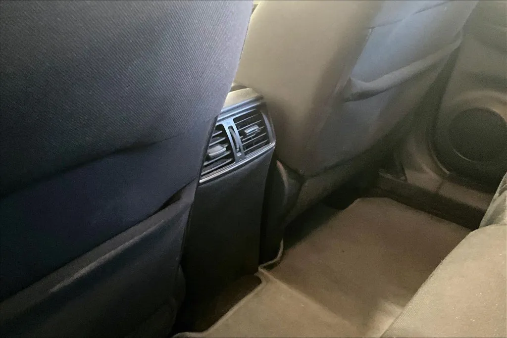 Nissan Rogue photo 10