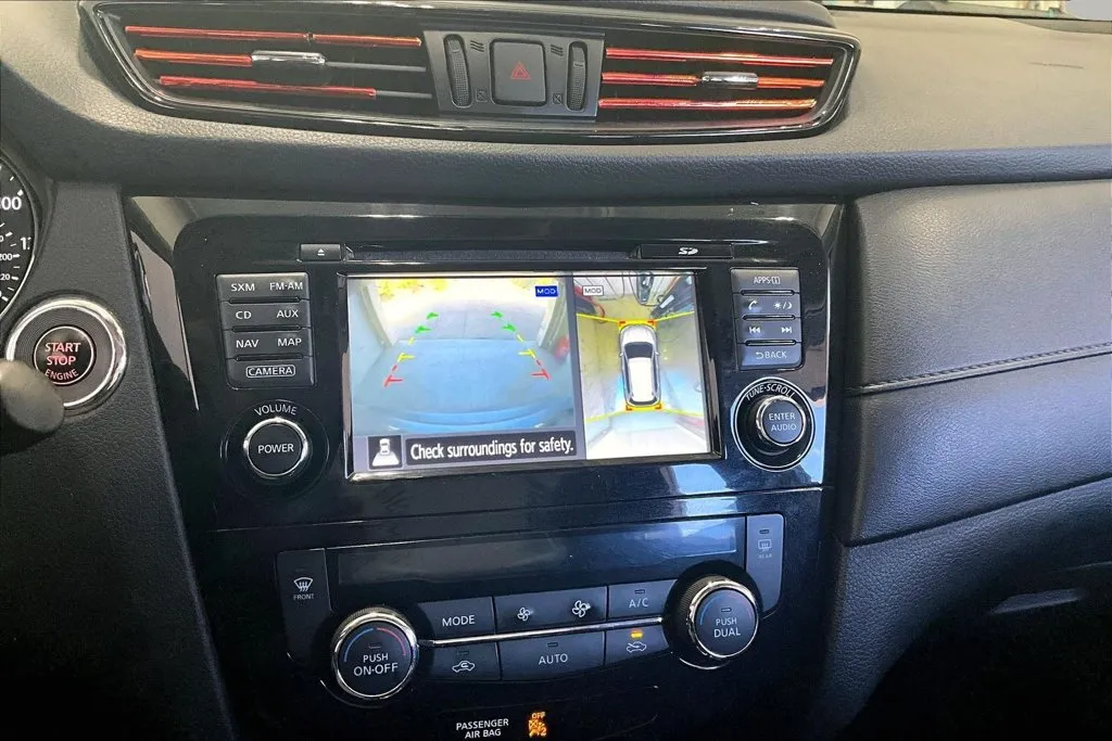Nissan Rogue photo 14