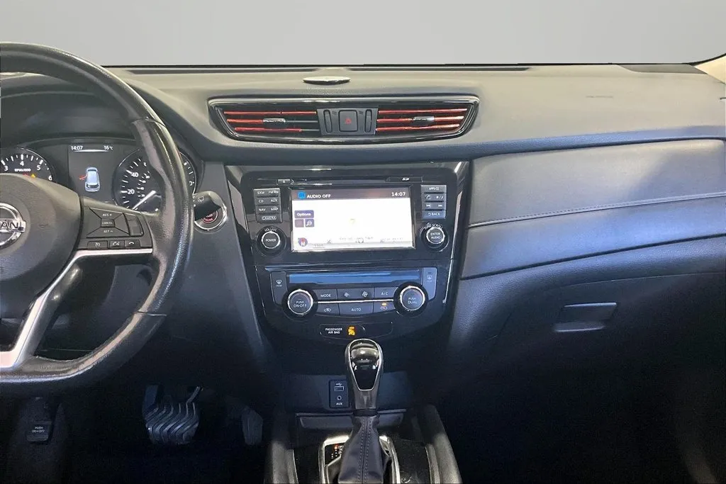 Nissan Rogue photo 9