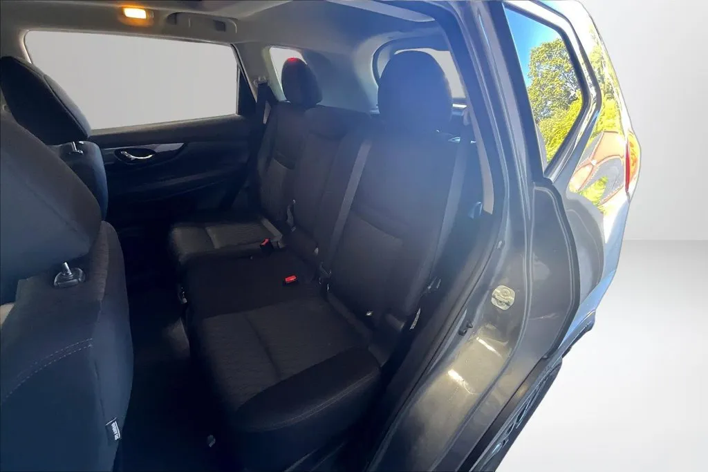 Nissan Rogue photo 22