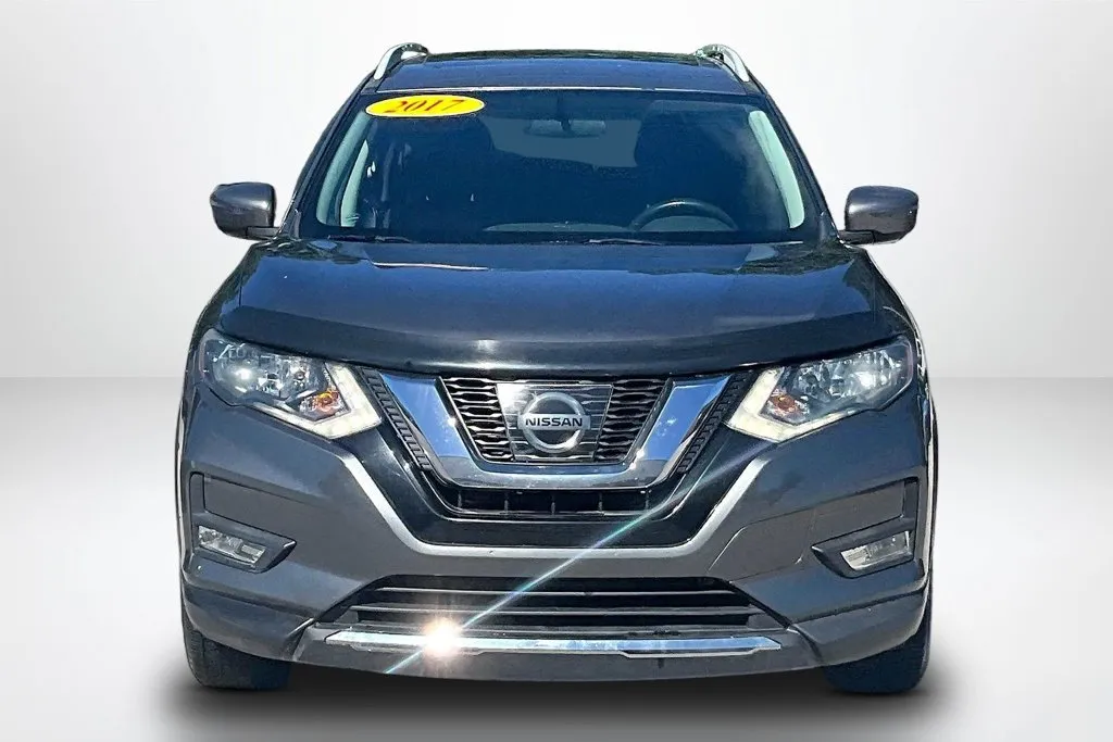 Nissan Rogue photo 2
