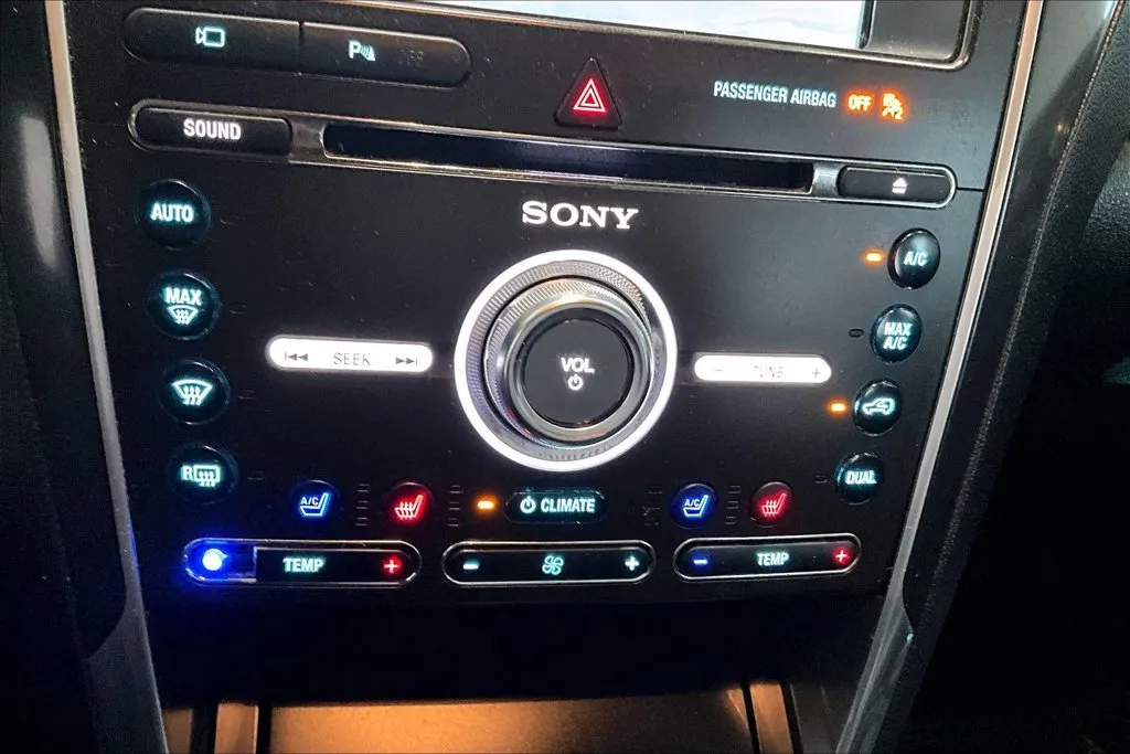 Ford Explorer photo 15