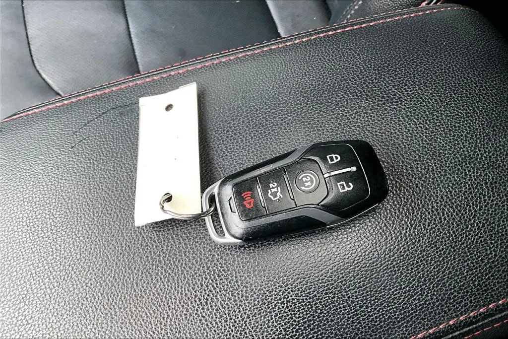 Ford Explorer photo 36
