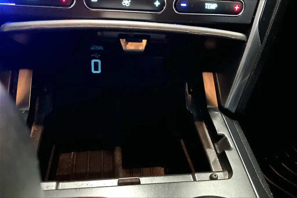 Ford Explorer photo 16