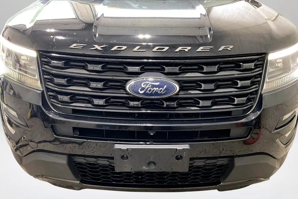 Ford Explorer photo 34