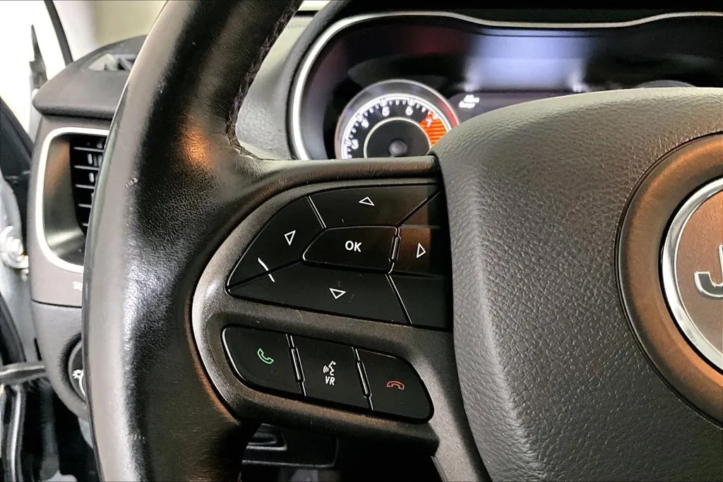 Jeep Cherokee photo 11