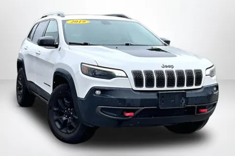 Another view of 2019 Jeep Cherokee Trailhawk for sale in Spring Lake, MI at Lakeside Automotive Group
