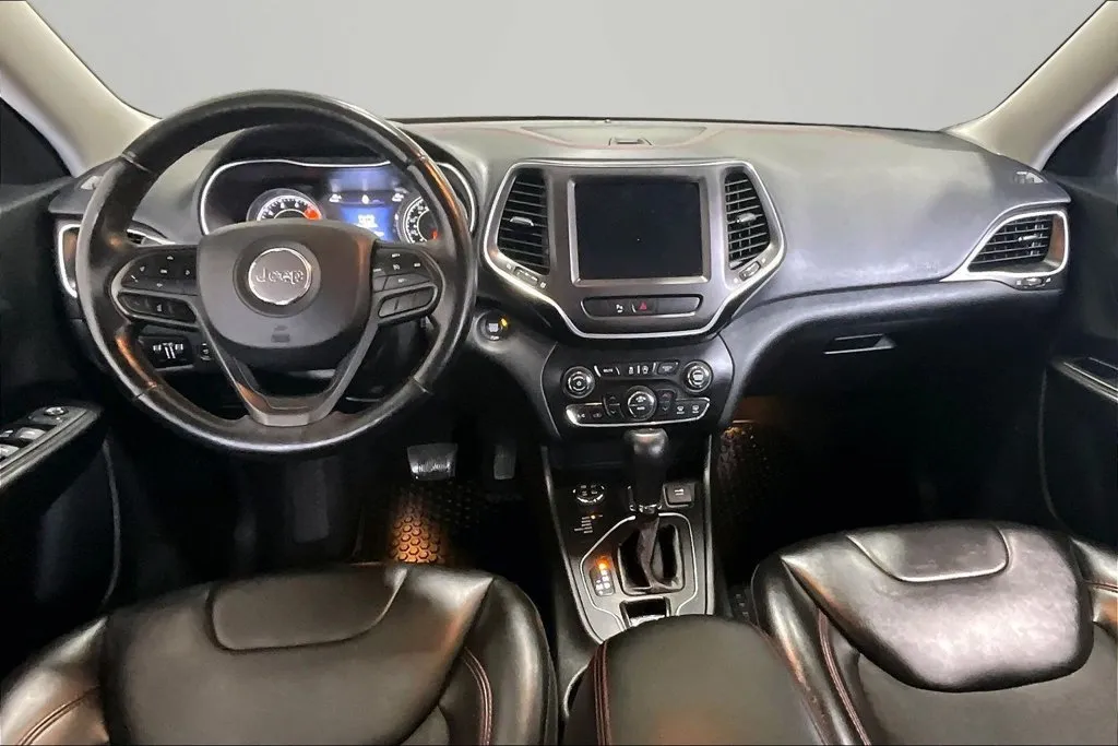 Jeep Cherokee photo 7