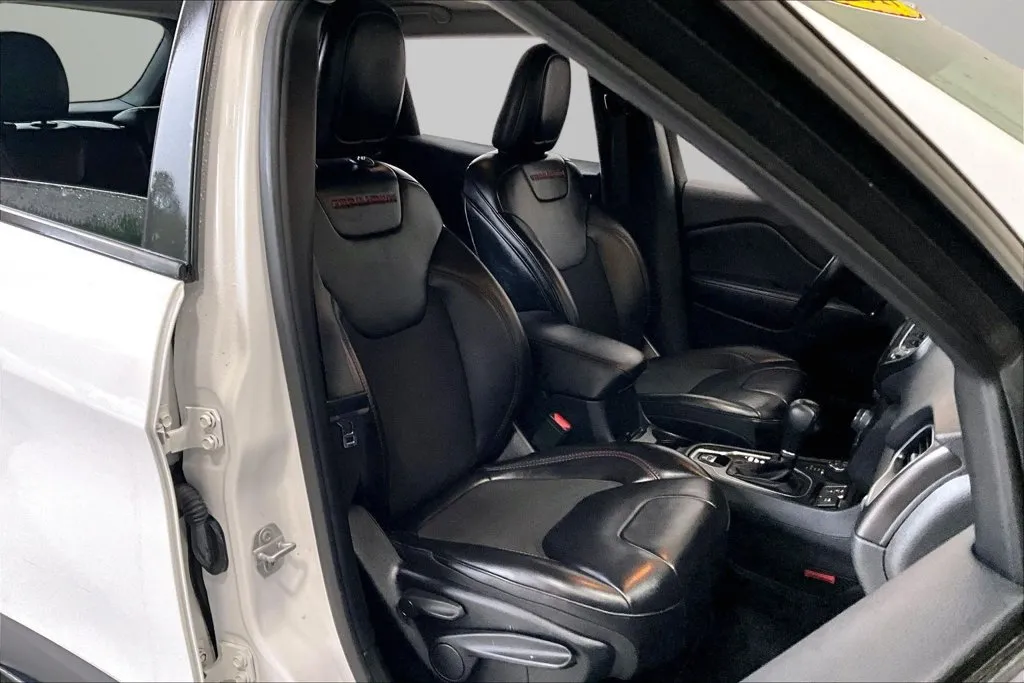 Jeep Cherokee photo 28