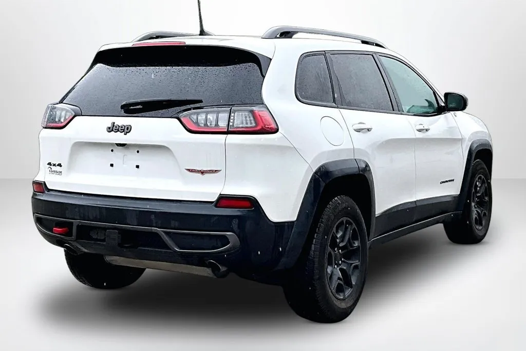Jeep Cherokee photo 5