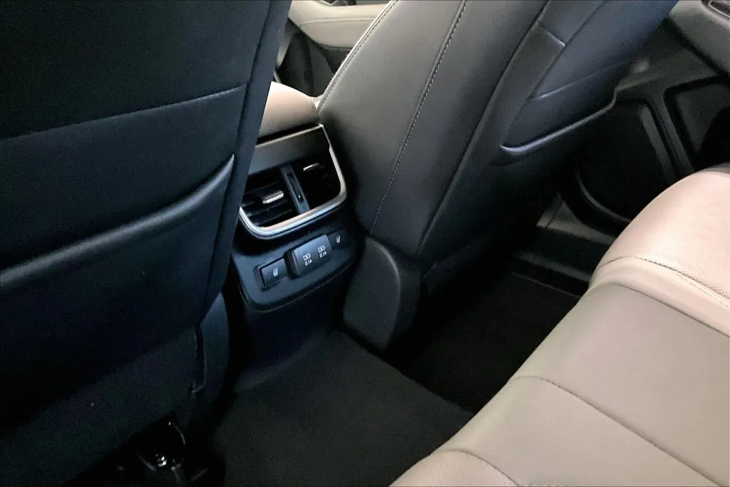 Subaru Outback photo 10