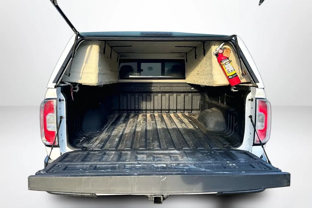 GMC Canyon photo 7