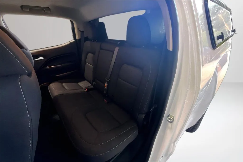 GMC Canyon photo 23