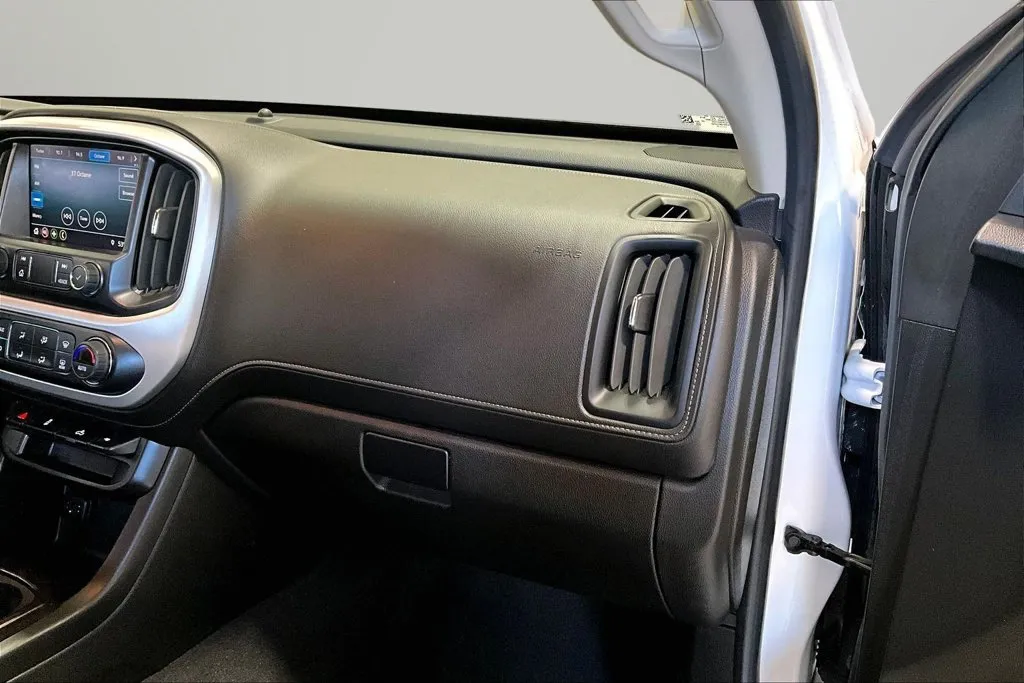 GMC Canyon photo 26