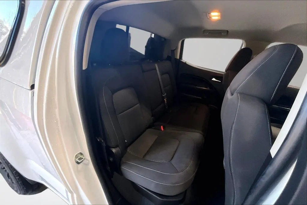 GMC Canyon photo 25