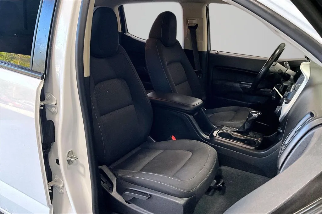 GMC Canyon photo 28