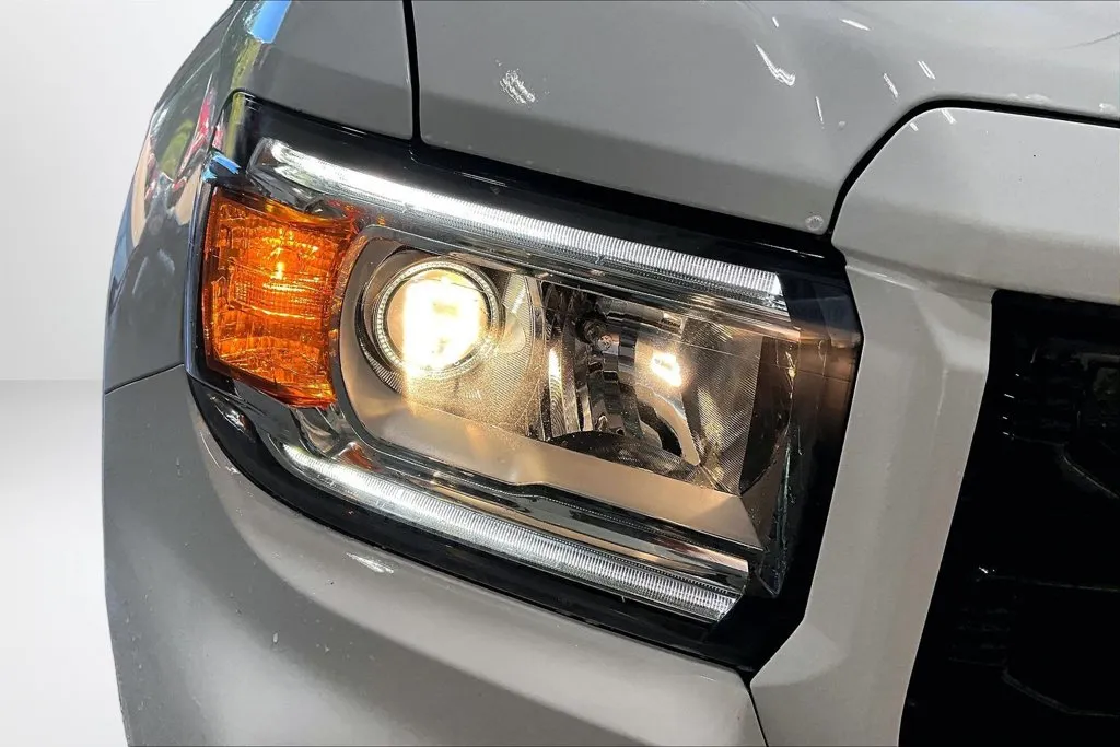GMC Canyon photo 31