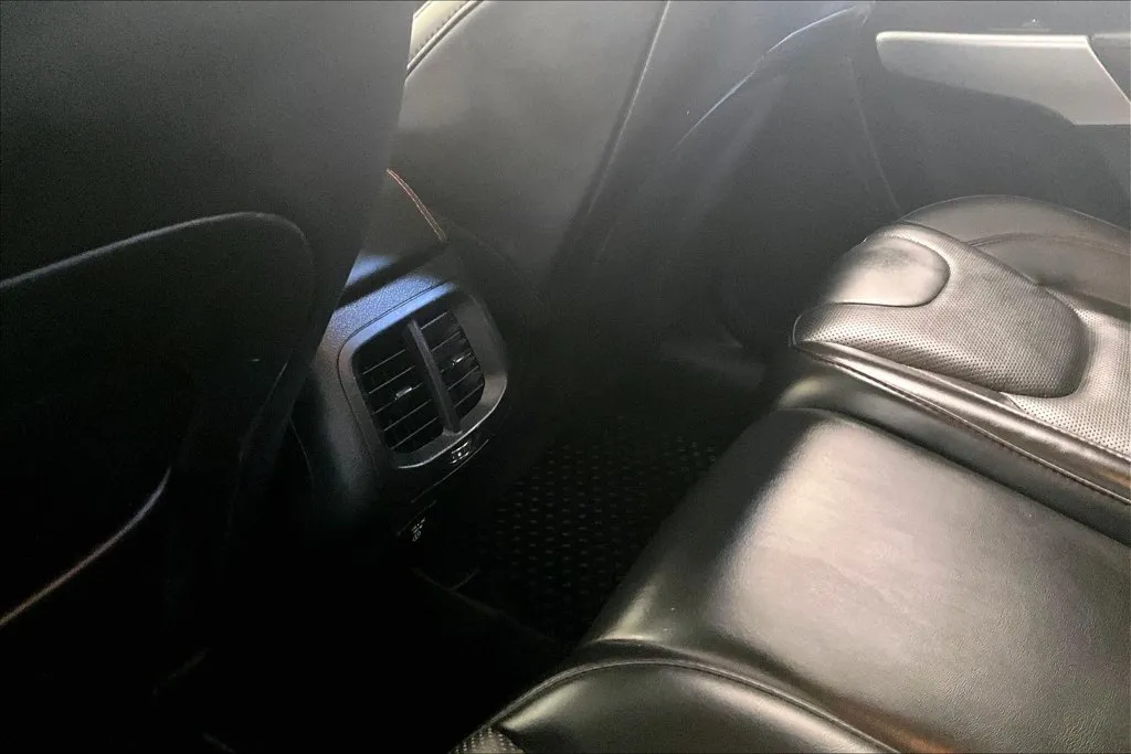 Jeep Cherokee photo 10