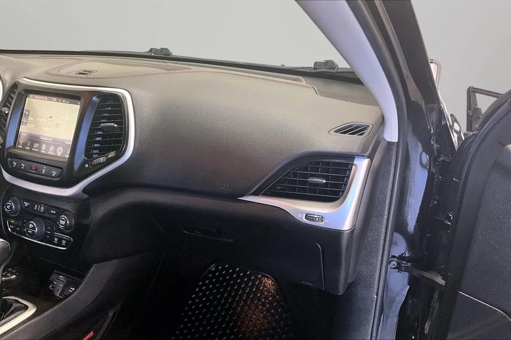 Jeep Cherokee photo 26