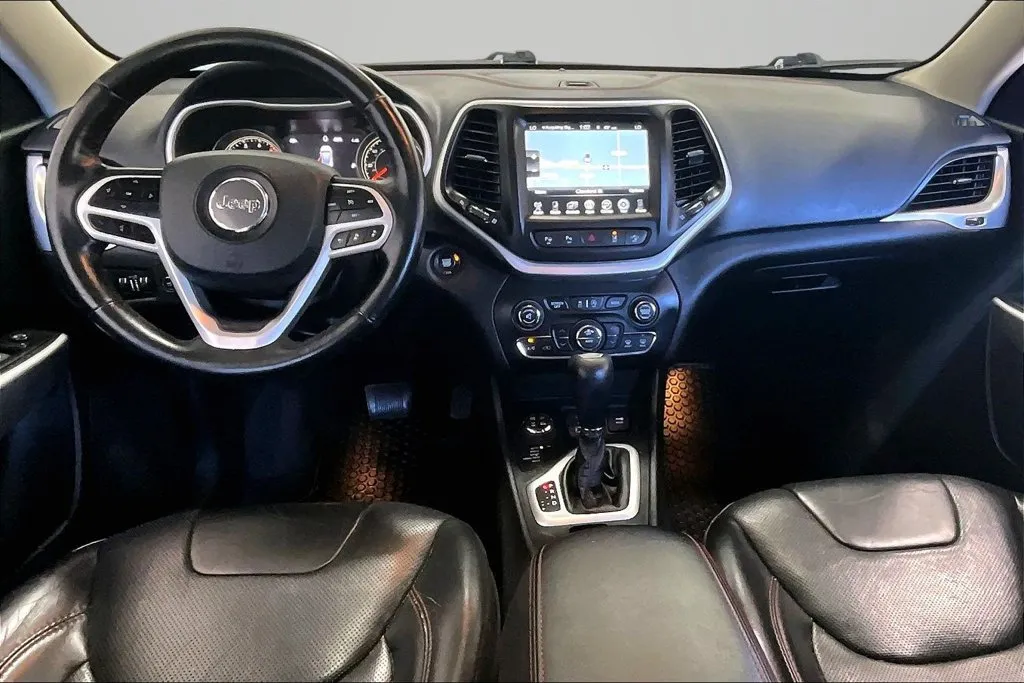 Jeep Cherokee photo 7