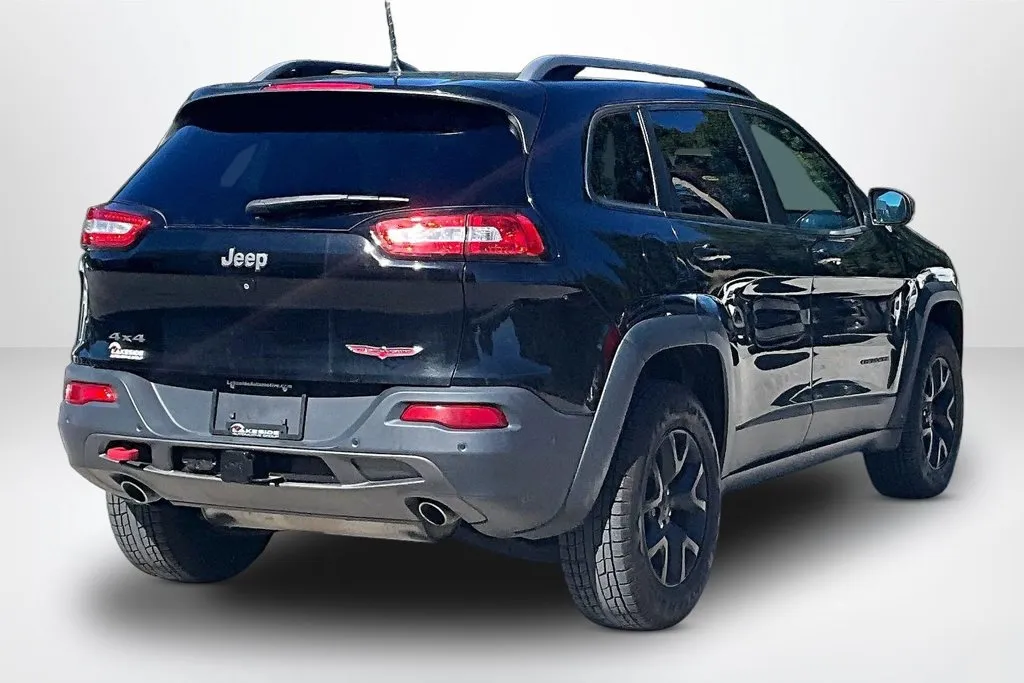 Jeep Cherokee photo 5