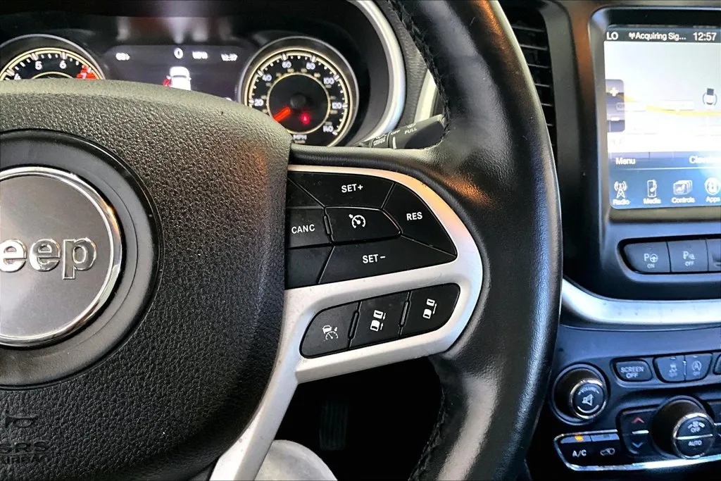Jeep Cherokee photo 12
