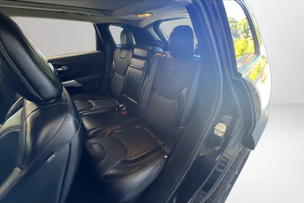 Jeep Cherokee photo 22