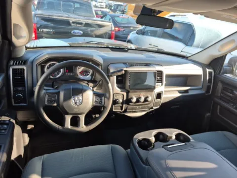 More photos of 2016 Ram 1500 Tradesman at Lakeside Automotive Group, MI