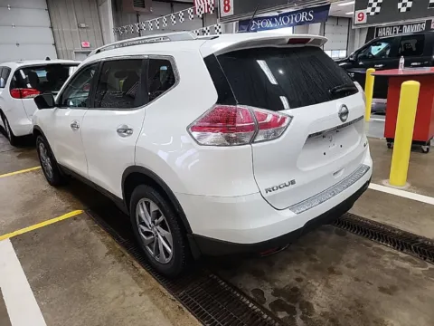 Photos of 2015 Nissan Rogue SL for sale in Spring Lake, MI at Lakeside Automotive Group