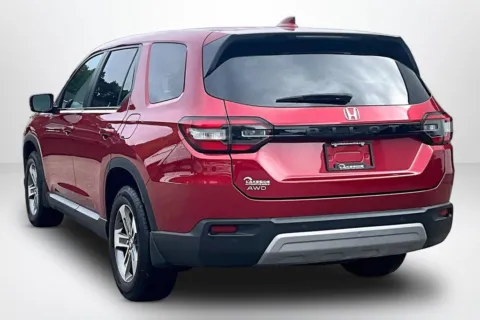 More photos of 2023 Honda Pilot EX-L at Lakeside Automotive Group, MI
