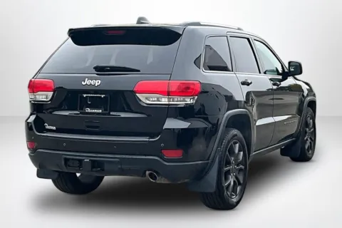 More photos of 2017 Jeep Grand Cherokee Limited at Lakeside Automotive Group, MI
