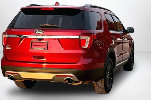 More photos of 2017 Ford Explorer XLT at Lakeside Automotive Group, MI