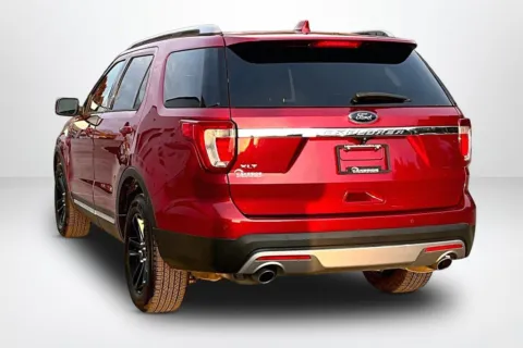 More photos of 2017 Ford Explorer XLT at Lakeside Automotive Group, MI