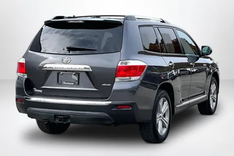 More photos of 2012 Toyota Highlander Limited at Lakeside Automotive Group, MI