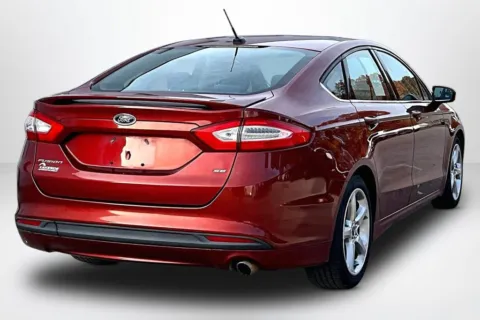 More photos of 2014 Ford Fusion SE at Lakeside Automotive Group, MI