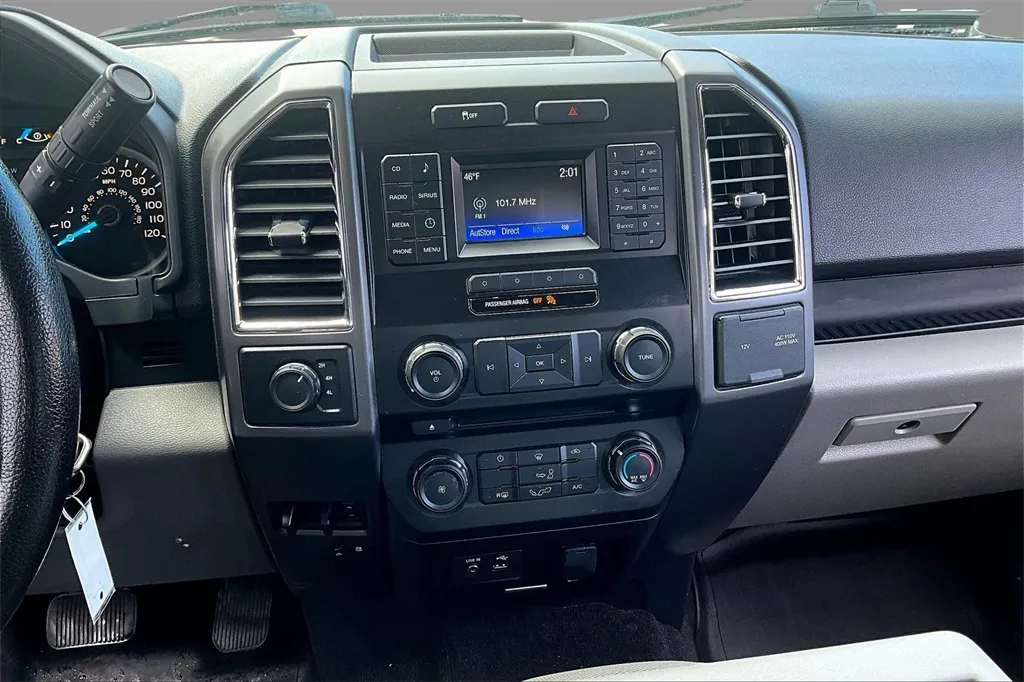 2015 Ford F-150 XLT photo 4