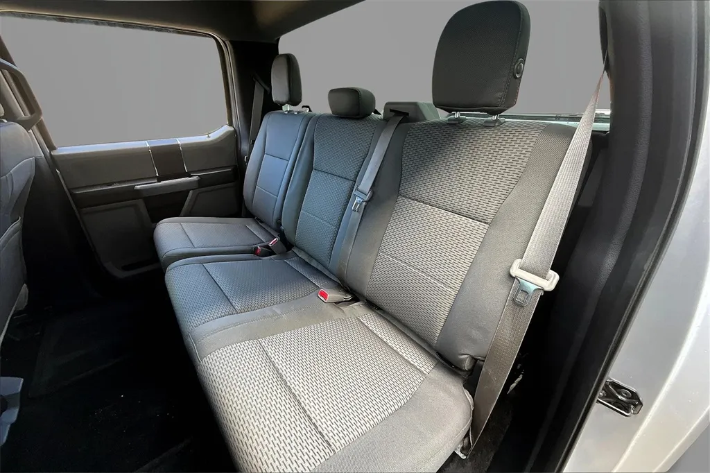 2015 Ford F-150 XLT photo 16