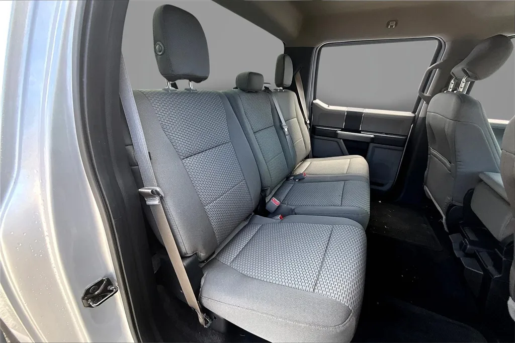2015 Ford F-150 XLT photo 8