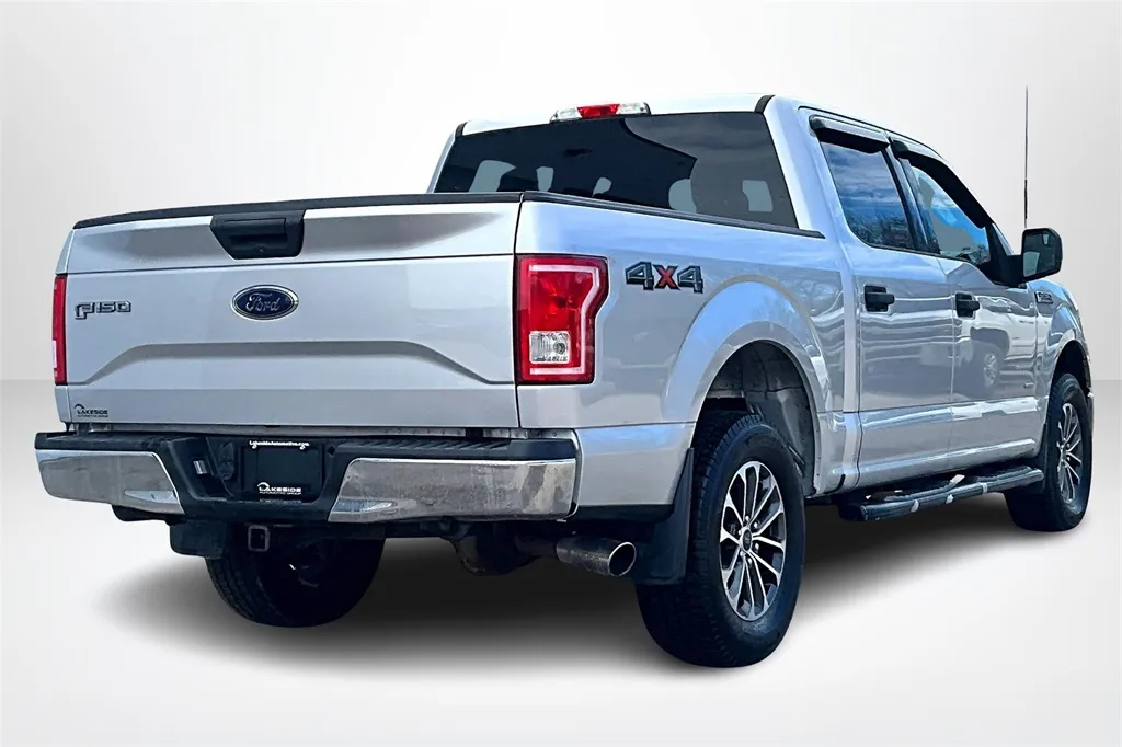 2015 Ford F-150 XLT photo 12