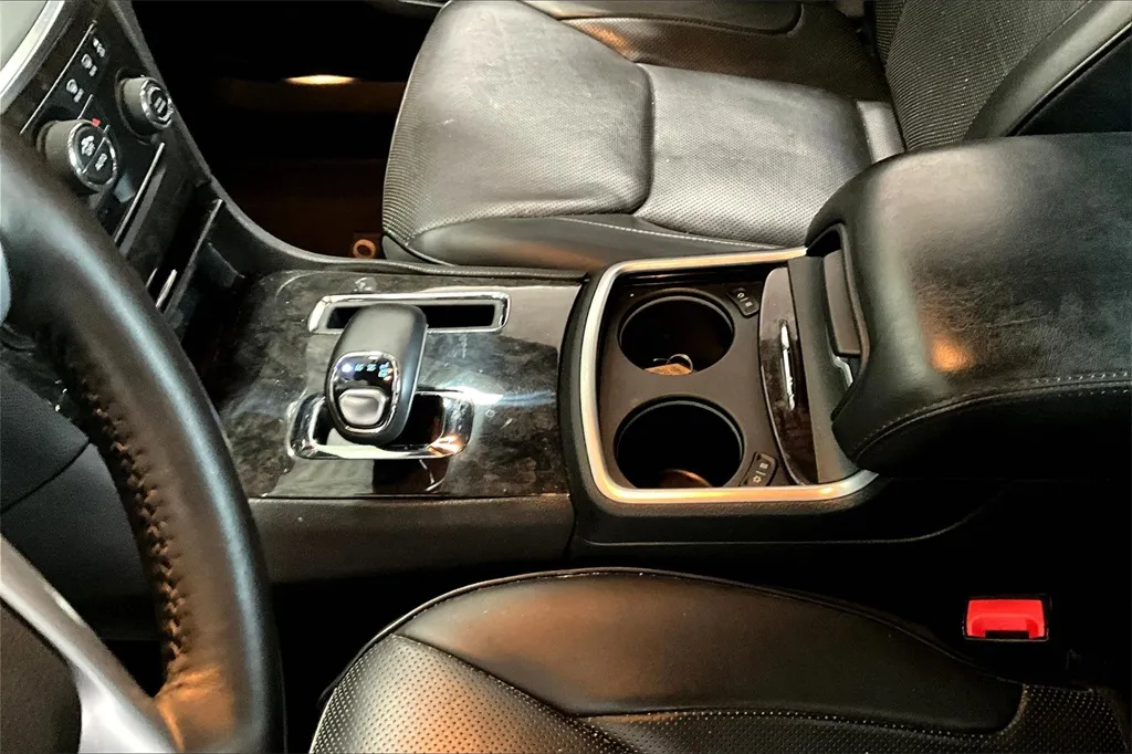 2014 Chrysler 300 C photo 5