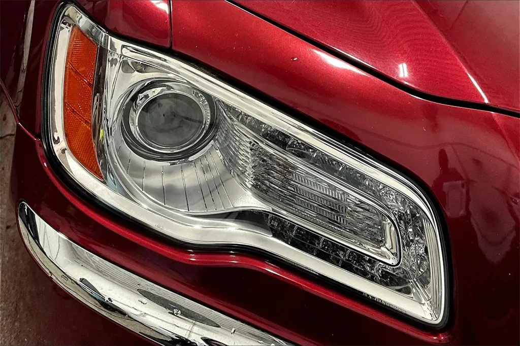 2014 Chrysler 300 C photo 20