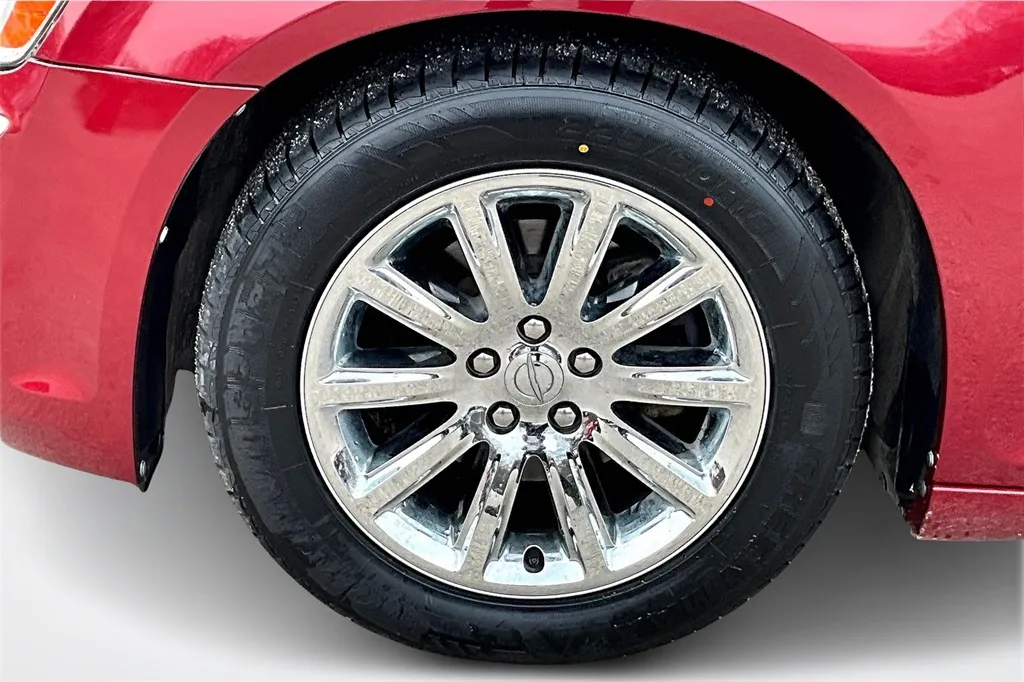 2014 Chrysler 300 C photo 10