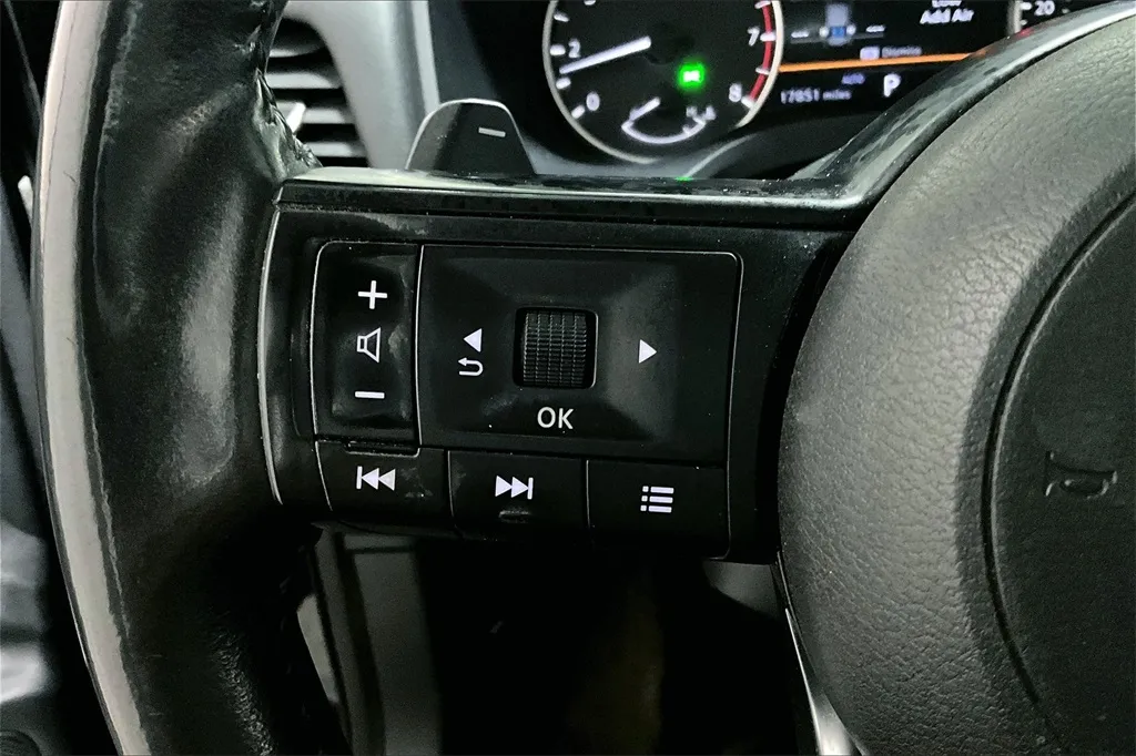 2022 Nissan Rogue S photo 7
