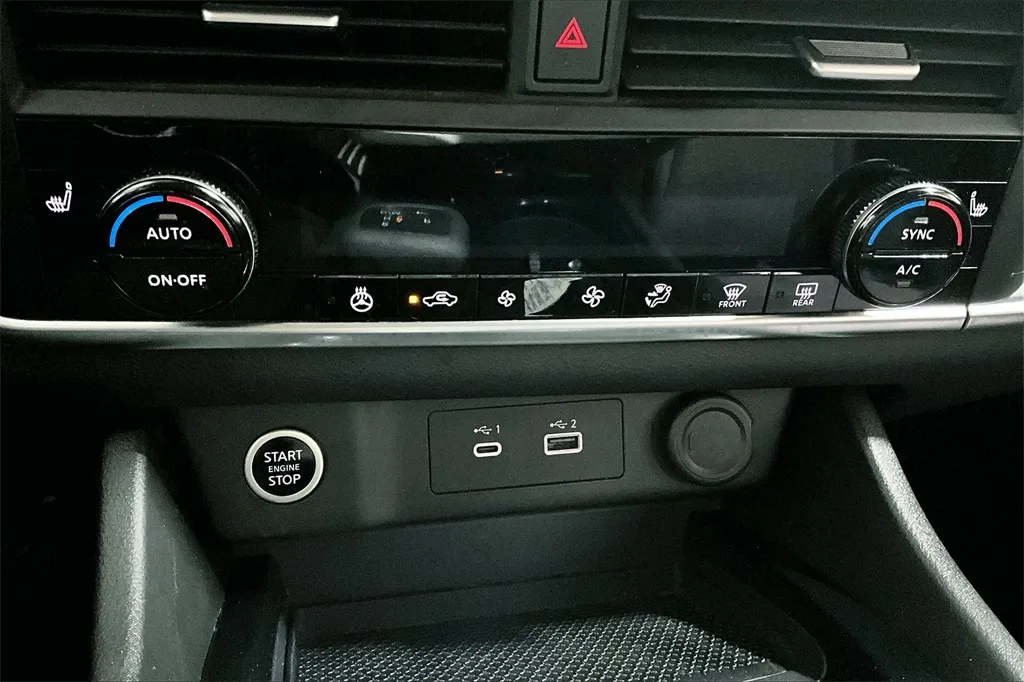 2022 Nissan Rogue S photo 19